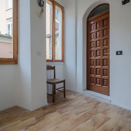 Picabon Quiet With Ac & Balcony מונטרוסו אל מארה